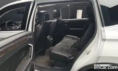 Volkswagen Tiguan 2023 2.0 Автомат в Москве № 628880, миниатюра 12