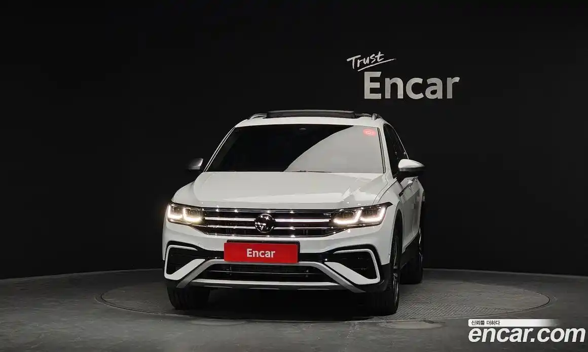 Volkswagen Tiguan 2023 2.0 Автомат в Москве № 628880, фото 3