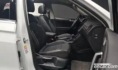 Volkswagen Tiguan 2023 2.0 Автомат в Москве № 628880, миниатюра 10