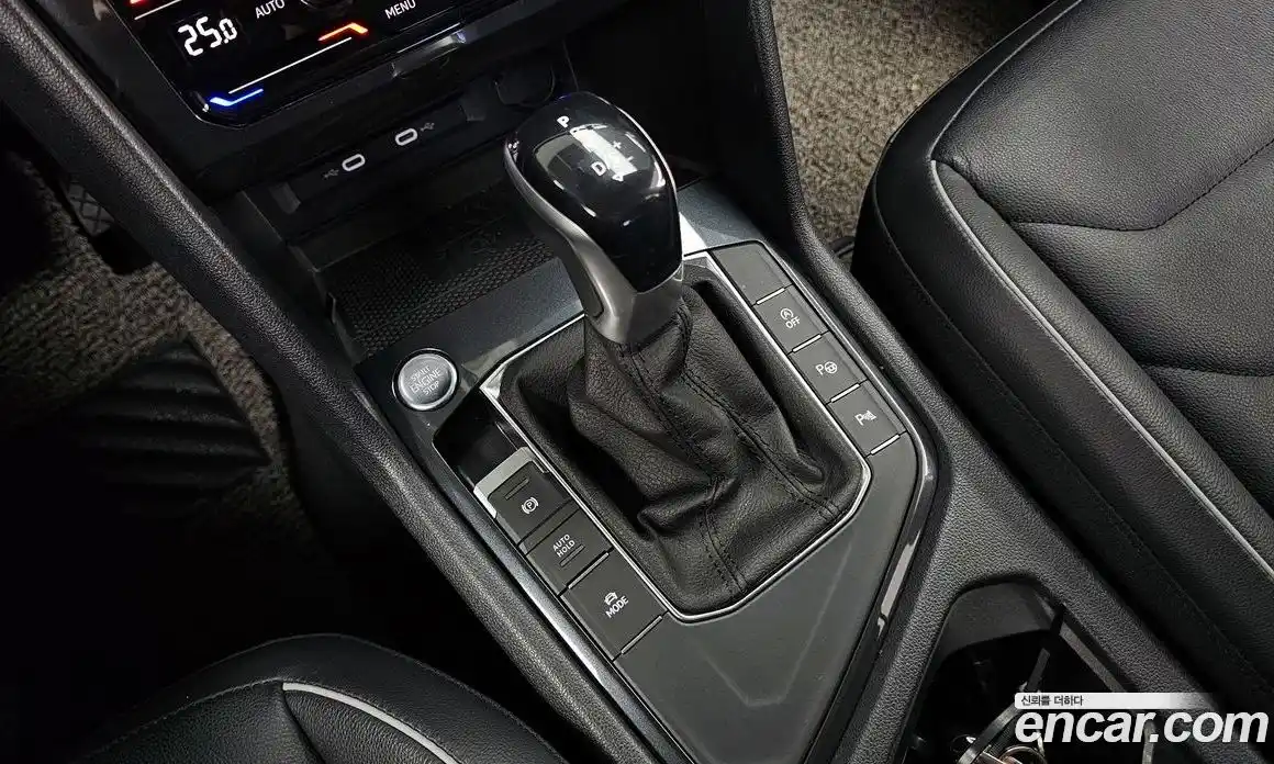 Volkswagen Tiguan 2022 2.0 Автомат в Москве № 628950, фото 9