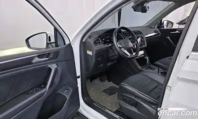 Volkswagen Tiguan 2022 2.0 Автомат в Москве № 628950, миниатюра 10