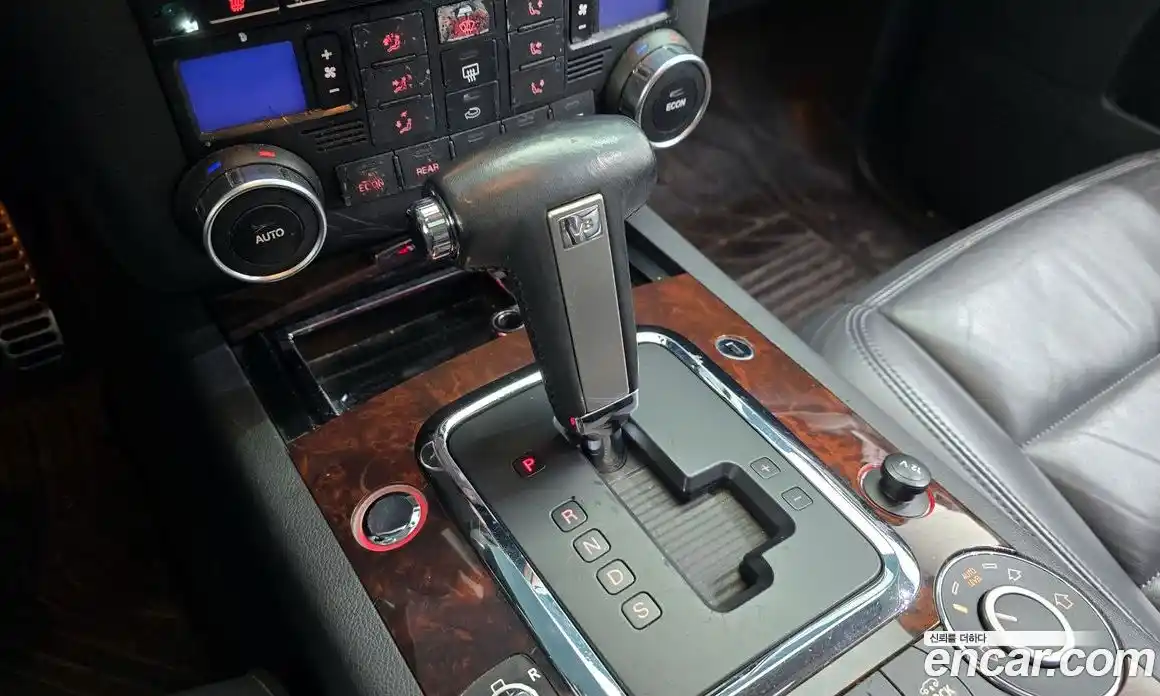 Volkswagen Touareg 2006 4.2 Автомат в Москве № 629082, фото 9