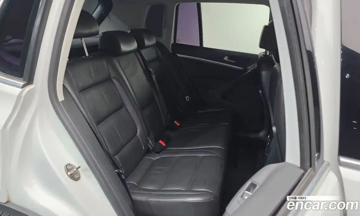 Volkswagen Tiguan 2015 2.0 Автомат в Москве № 629209, фото 12