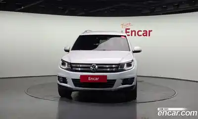 Volkswagen Tiguan 2015 2.0 Автомат в Москве № 629209, миниатюра 3