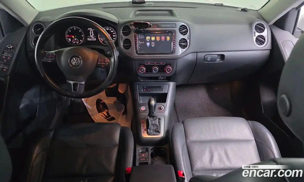 Volkswagen Tiguan 2015 2.0 Автомат в Москве № 629209, фото 7