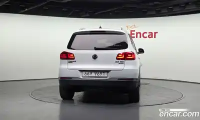 Volkswagen Tiguan 2013 2.0 Автомат в Москве № 629243, миниатюра 4