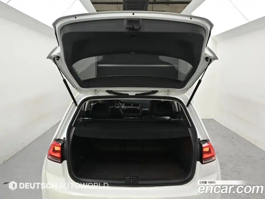 Volkswagen Golf 2016 1.8 Автомат в Москве № 629317, фото 19