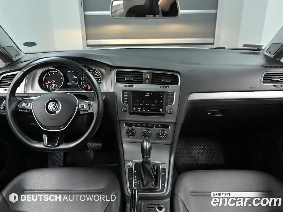 Volkswagen Golf 2016 1.8 Автомат в Москве № 629317, фото 7