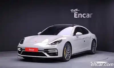 Porsche Panamera, 2023