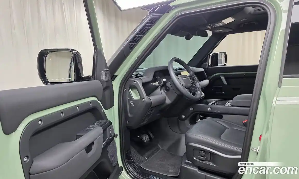 Land Rover Defender 2023 3.0 Автомат в Москве № 166088, фото 13