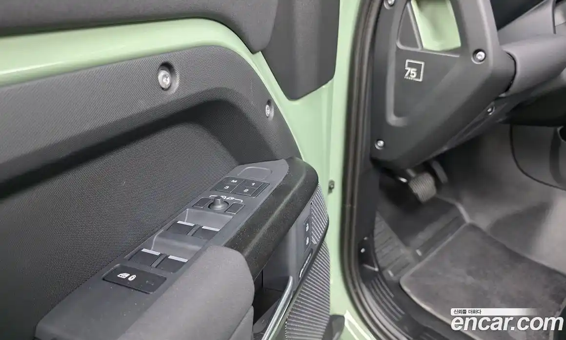 Land Rover Defender 2023 3.0 Автомат в Москве № 166088, фото 14