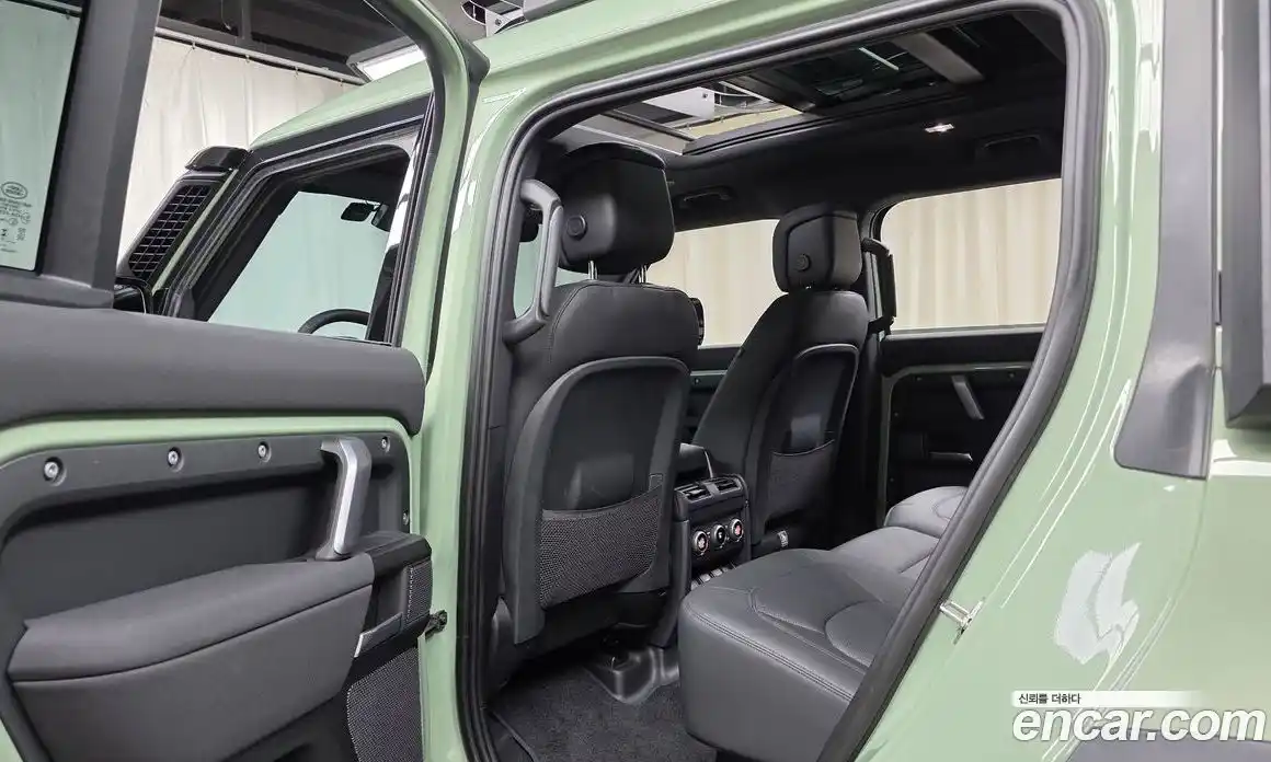 Land Rover Defender 2023 3.0 Автомат в Москве № 166088, фото 18