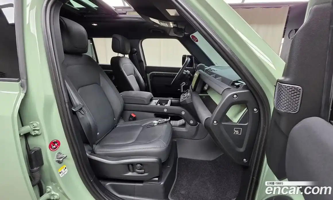 Land Rover Defender 2023 3.0 Автомат в Москве № 166088, фото 10