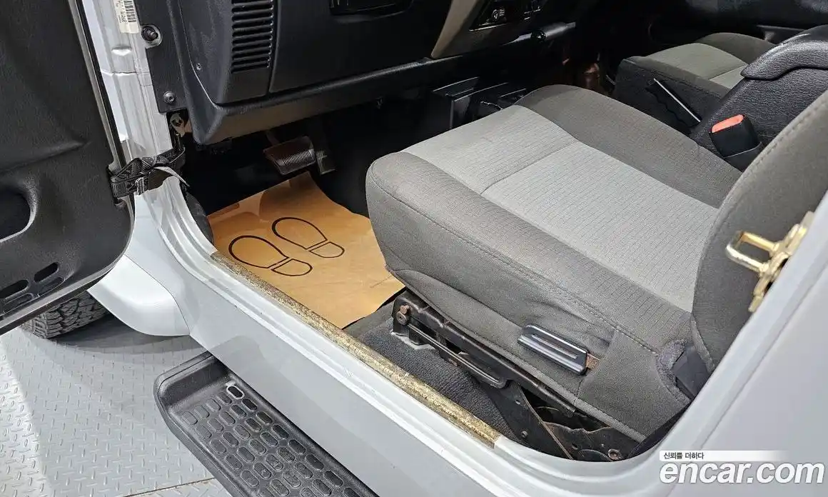 Jeep Wrangler 2005 4.0 Автомат в Москве № 169667, фото 15