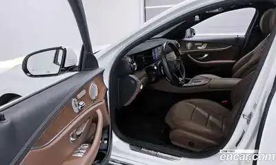 Mercedes-Benz E-Class 2021 2.0 Автомат в Москве № 195346, миниатюра 11
