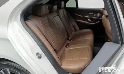 Mercedes-Benz E-Class 2021 2.0 Автомат в Москве № 195346, миниатюра 12