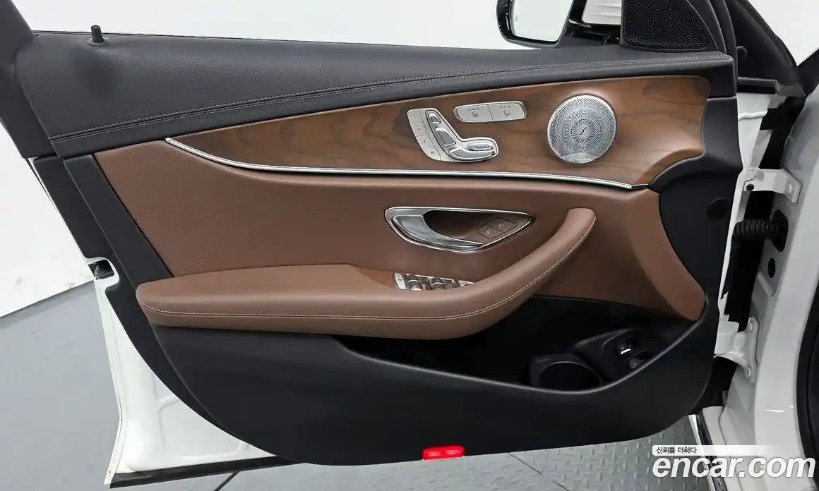 Mercedes-Benz E-Class 2021 2.0 Автомат в Москве № 195346, фото 18