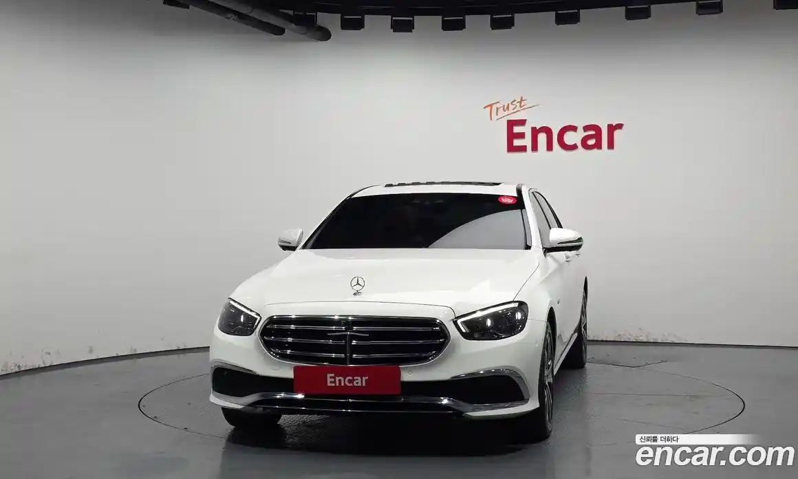 Mercedes-Benz E-Class 2021 2.0 Автомат в Москве № 195346, фото 3