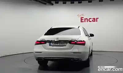 Mercedes-Benz E-Class 2021 2.0 Автомат в Москве № 195346, миниатюра 4