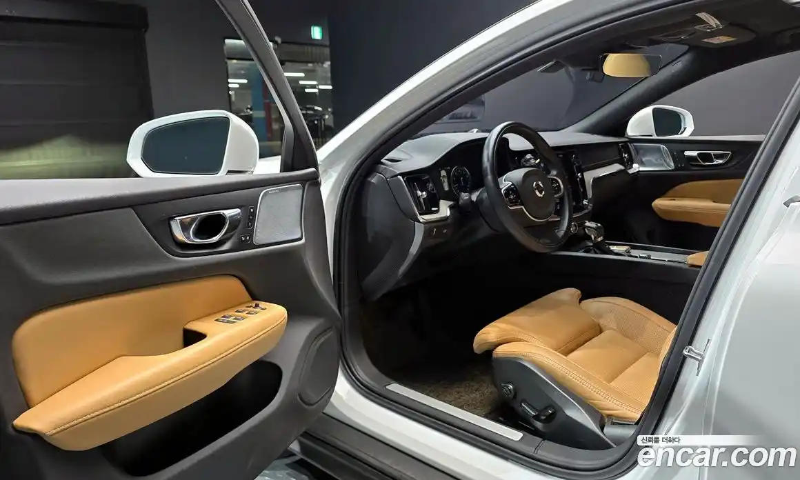 Volvo V60 2020 2.0 Автомат в Москве № 196946, фото 11