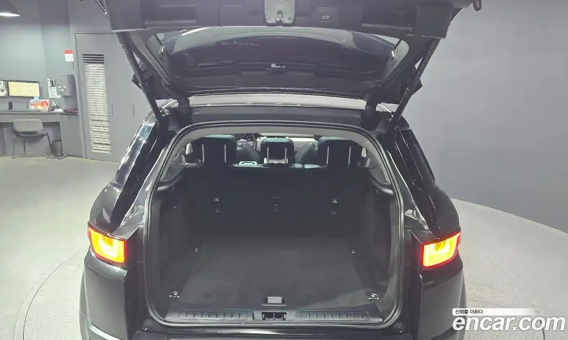 Land Rover Range-Rover Evoque 2018 2.0 Автомат в Москве № 198273, фото 20