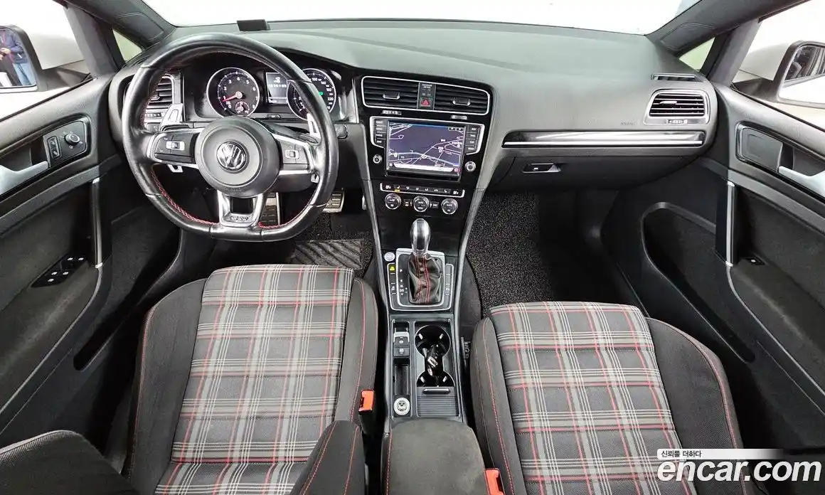 Volkswagen Golf 2016 2.0 Автомат в Москве № 199218, фото 7