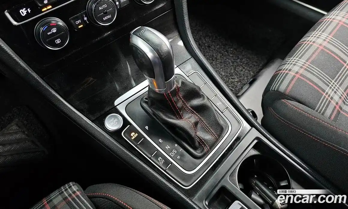 Volkswagen Golf 2016 2.0 Автомат в Москве № 199218, фото 9