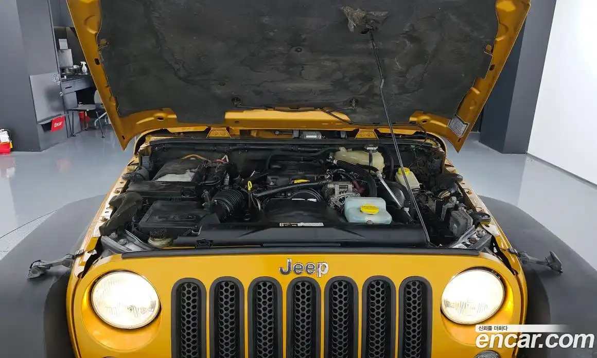 Jeep Wrangler 2014 2.8 Автомат в Москве № 232740, фото 6