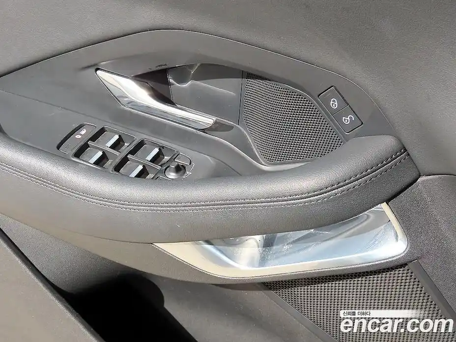 Jaguar E-Pace 2018 2.0 Автомат в Москве № 305185, фото 11