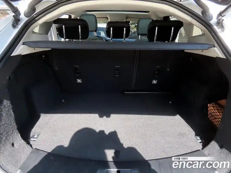 Jaguar E-Pace 2018 2.0 Автомат в Москве № 305185, фото 17