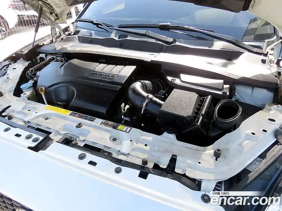 Jaguar E-Pace 2018 2.0 Автомат в Москве № 305185, фото 19