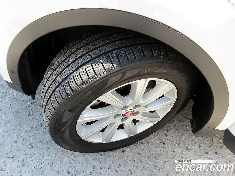 Jaguar E-Pace 2018 2.0 Автомат в Москве № 305185, фото 20