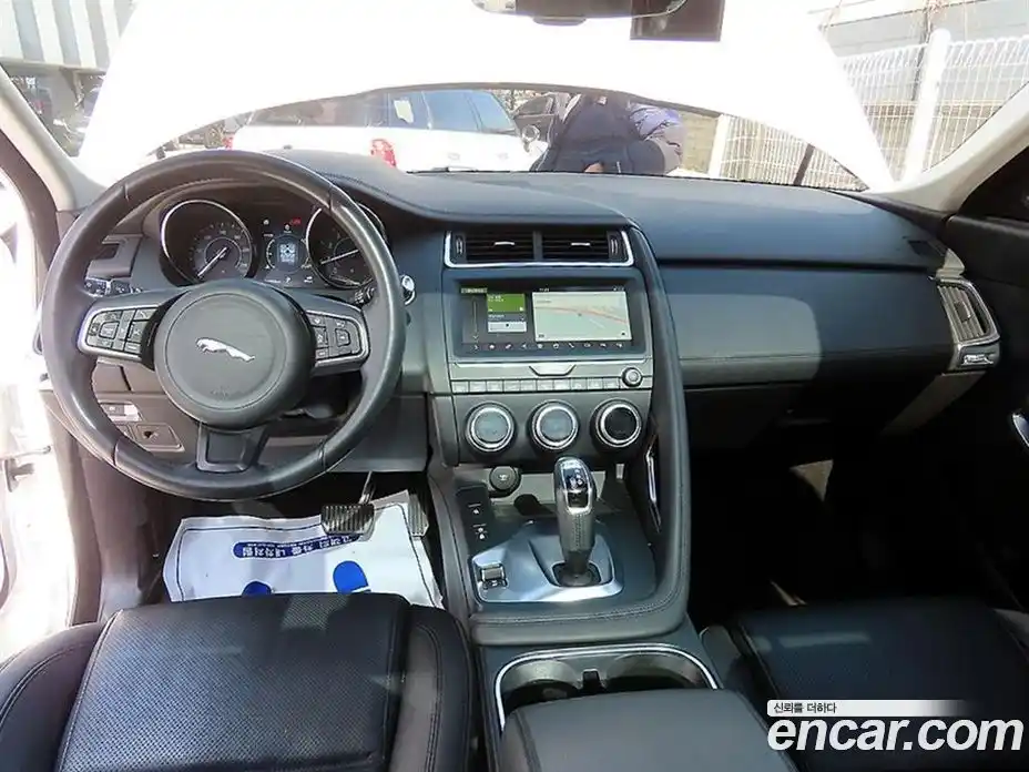 Jaguar E-Pace 2018 2.0 Автомат в Москве № 305185, фото 7