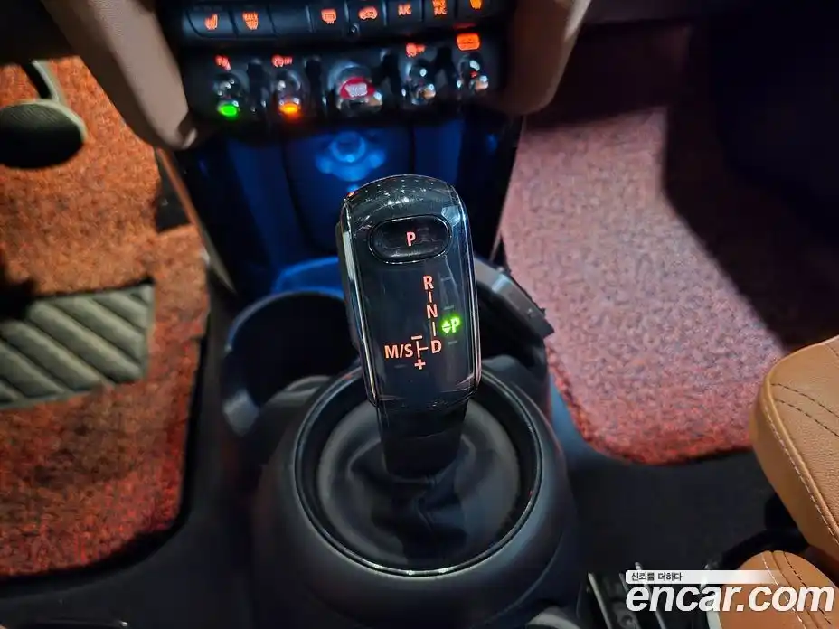 Mini Cooper Convertible 2024 2.0 Автомат в Москве № 354609, фото 9