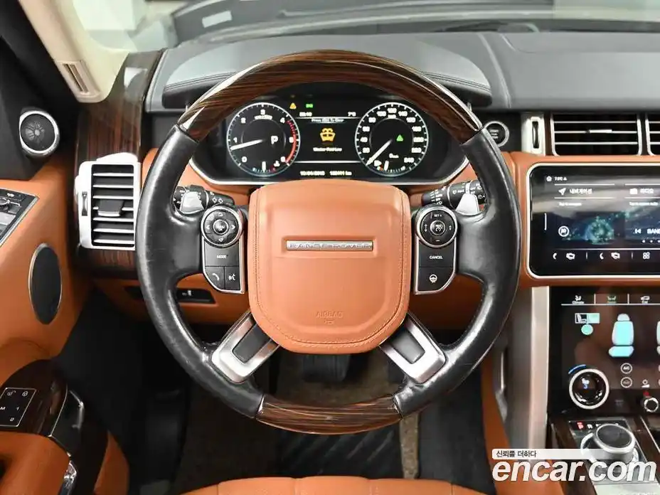 Land Rover Range-Rover 2015 4.4 Автомат в Москве № 471404, фото 13