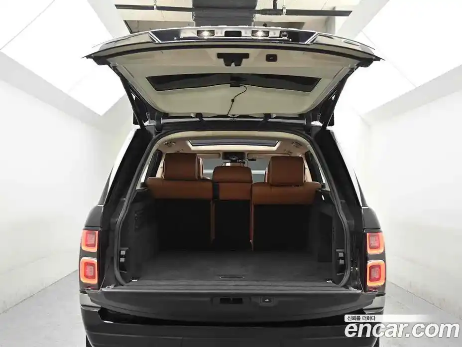 Land Rover Range-Rover 2015 4.4 Автомат в Москве № 471404, фото 18