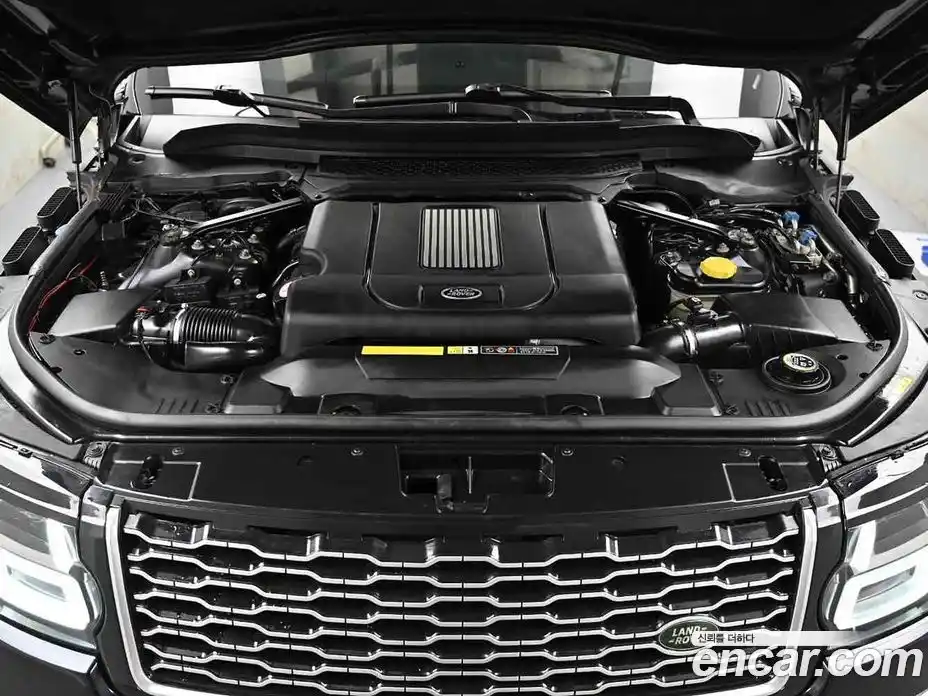 Land Rover Range-Rover 2015 4.4 Автомат в Москве № 471404, фото 6