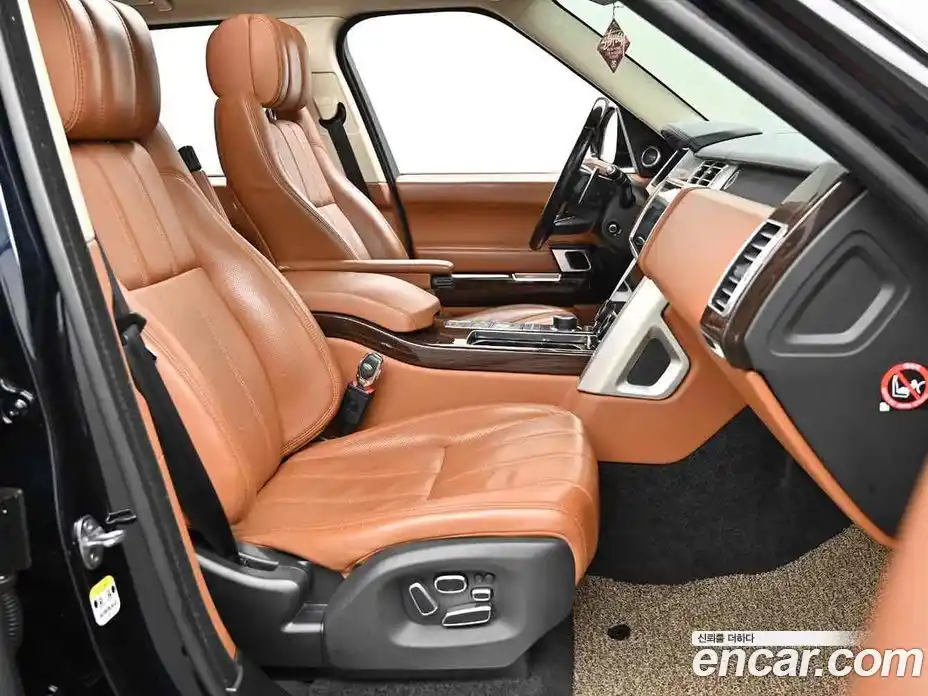 Land Rover Range-Rover 2015 4.4 Автомат в Москве № 471404, фото 10