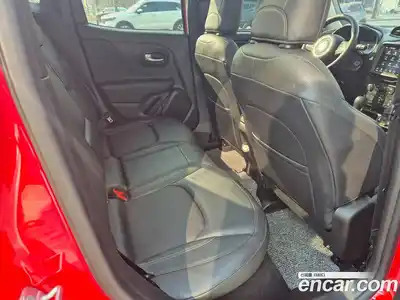 Jeep Renegade 2023 1.3 Автомат в Москве № 583082, миниатюра 11