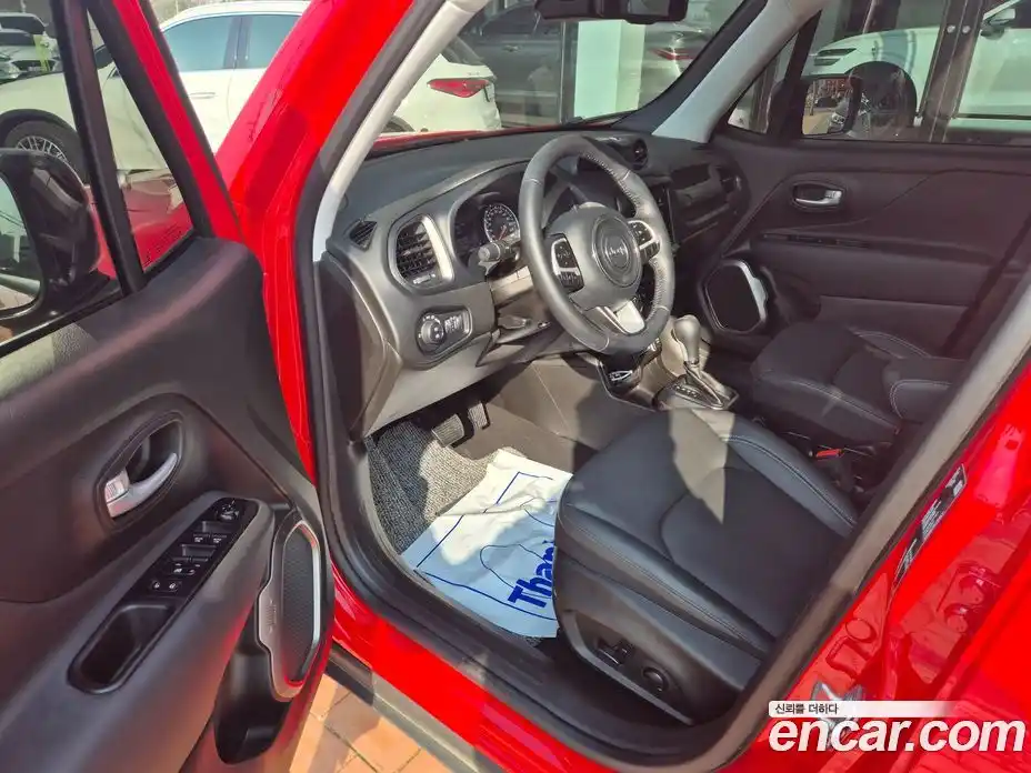 Jeep Renegade 2023 1.3 Автомат в Москве № 583082, фото 12