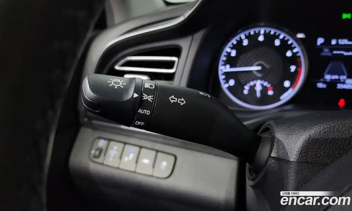 Hyundai Avante 2020 1.6 Автомат в Москве № 583143, фото 17