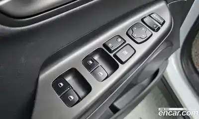 Hyundai Kona 2020 1.6 Автомат в Москве № 583441, миниатюра 12