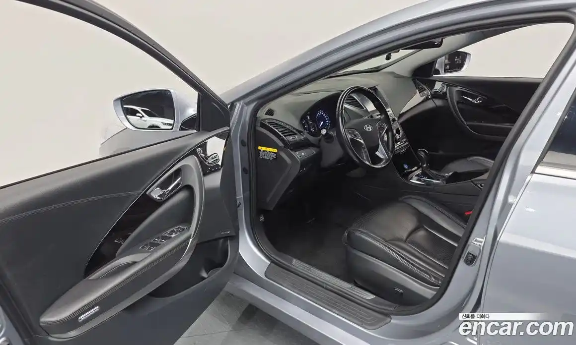 Hyundai Grandeur 2015 2.4 Автомат в Москве № 583632, фото 11