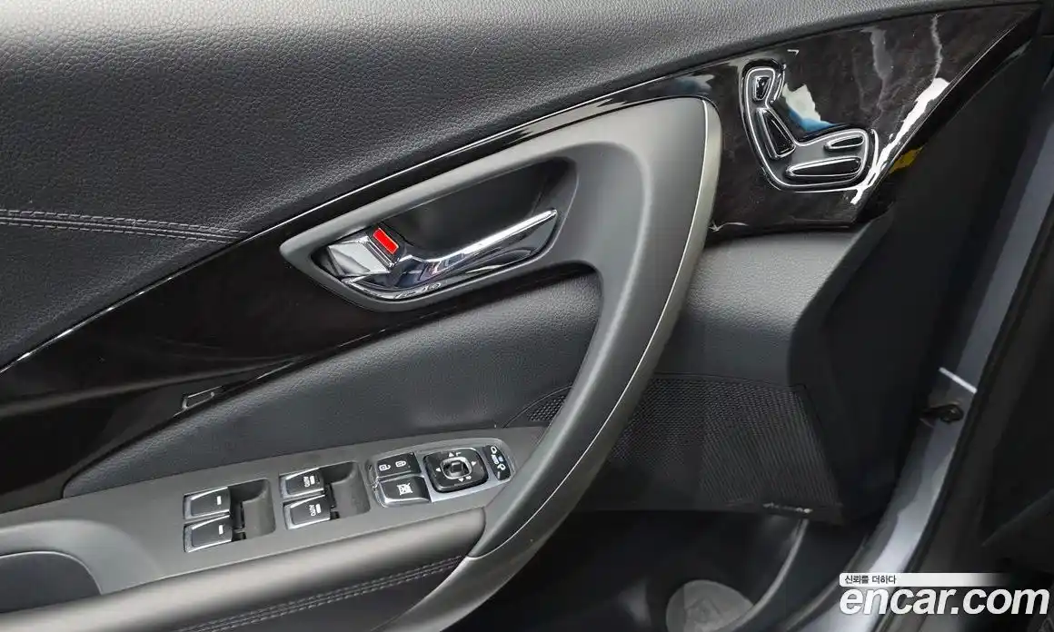 Hyundai Grandeur 2015 2.4 Автомат в Москве № 583632, фото 17