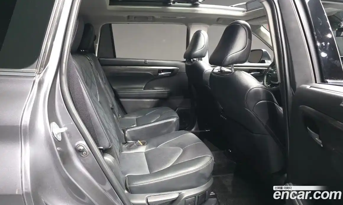 Toyota Highlander 2025 2.5 Автомат в Москве № 584554, фото 12