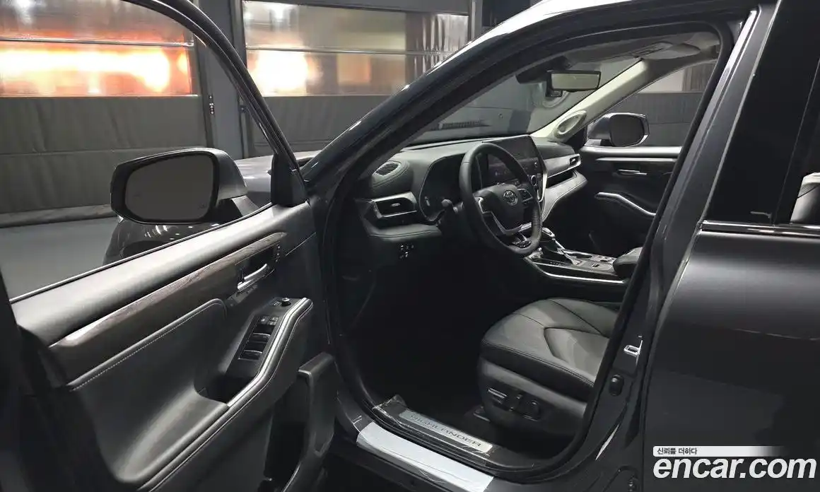 Toyota Highlander 2025 2.5 Автомат в Москве № 584554, фото 10