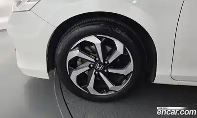 Honda Accord 2017 2.4 Автомат в Москве № 584612, миниатюра 5