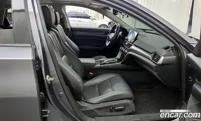 Honda Accord 2019 2.0 Автомат в Москве № 584633, миниатюра 11