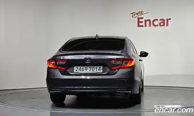 Honda Accord 2019 2.0 Автомат в Москве № 584633, миниатюра 4