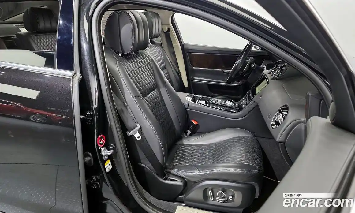 Jaguar XJ 2019 3.0 Автомат в Москве № 585327, фото 12